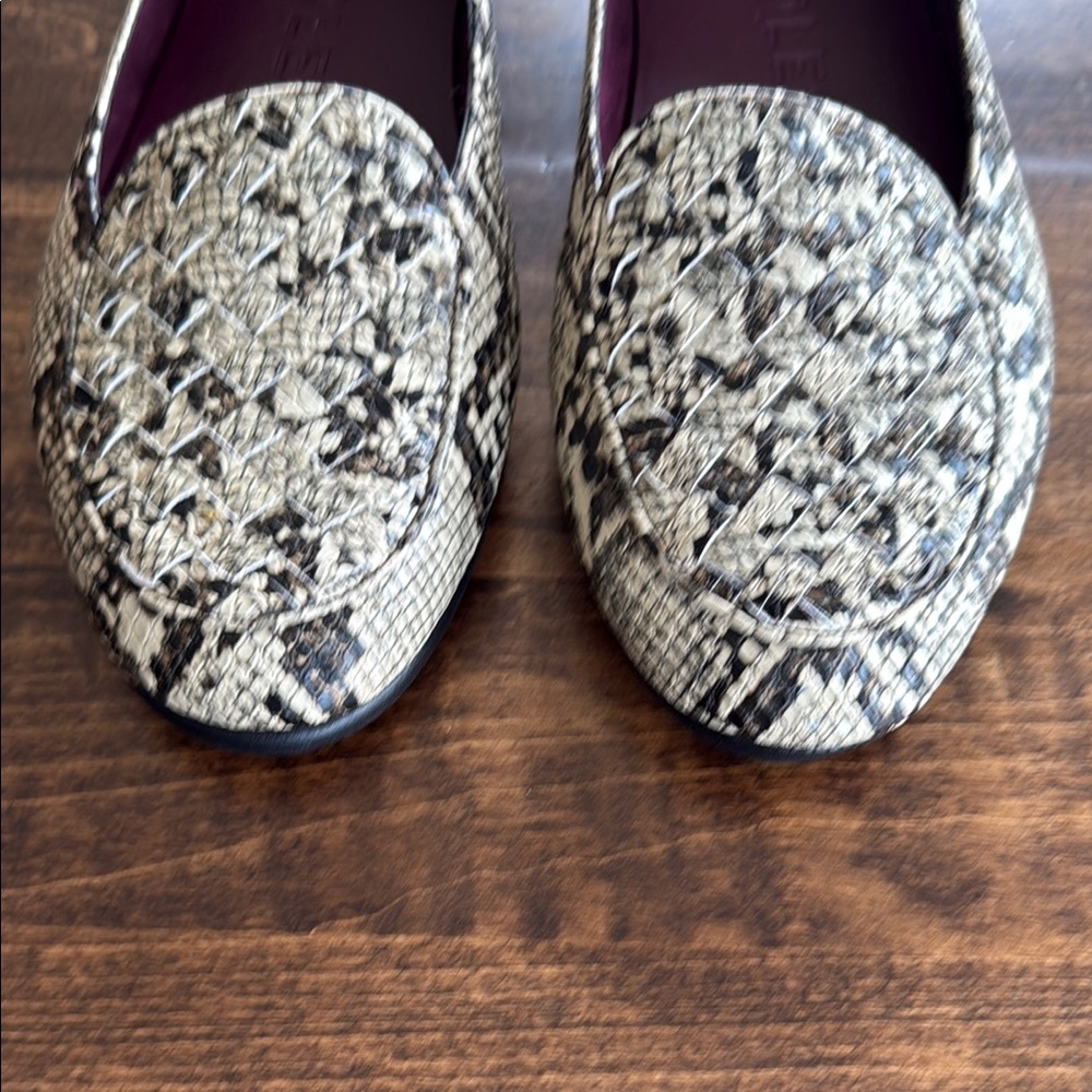Aerosoles Women's Brielle Snakeskin Print Flats Size 10.5 - Picture 3 of 7